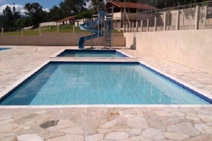 Pool 21 of 46