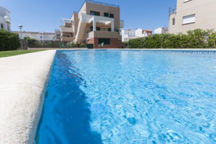Pool 15 of 24