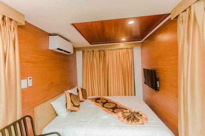 Room 6 of 71
