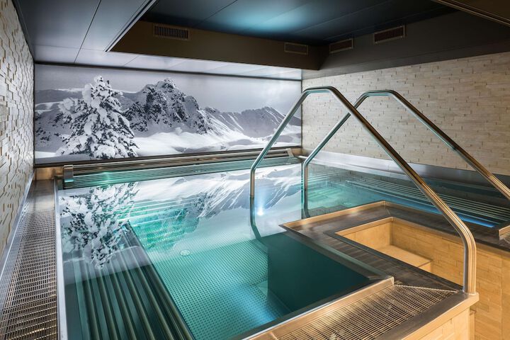 Pool 51 of 85