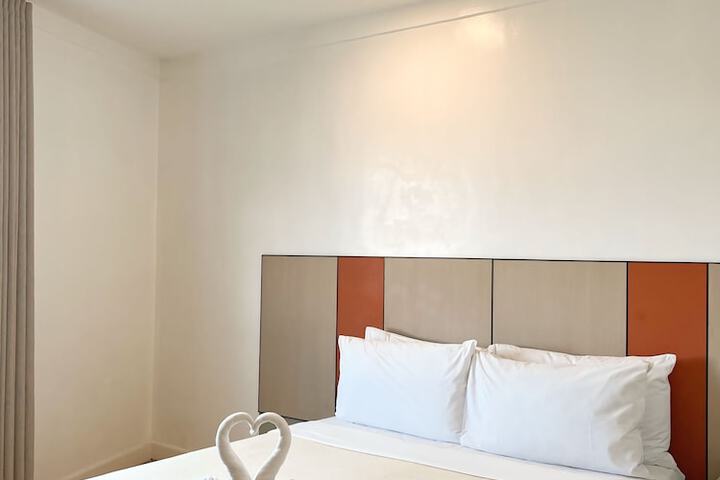Room 11 of 21