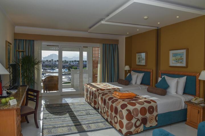 Room 34 of 155