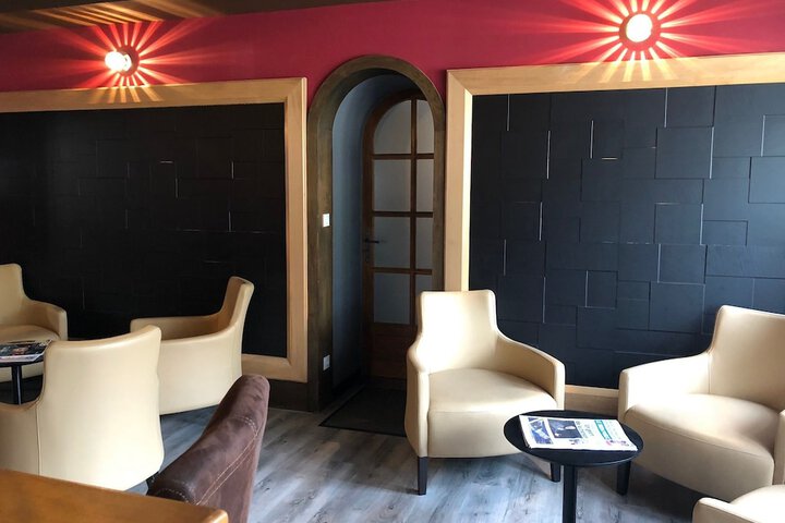 Lounge 46 of 62