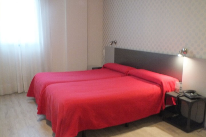 Room 12 of 65