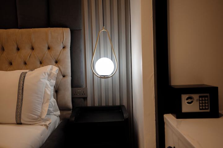 Room 25 of 60