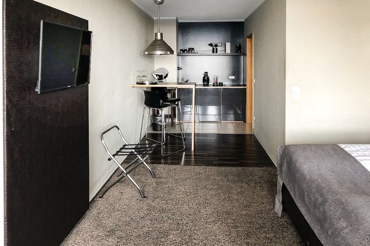 Room 3 of 31