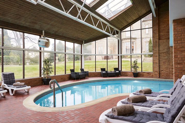Hotel Pool