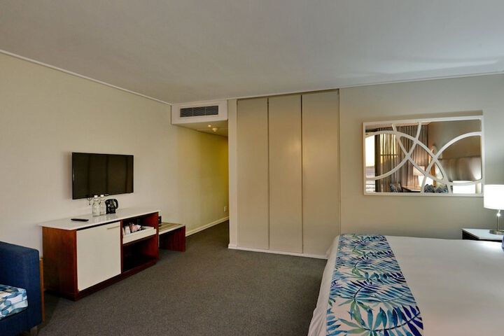 Room 33 of 123