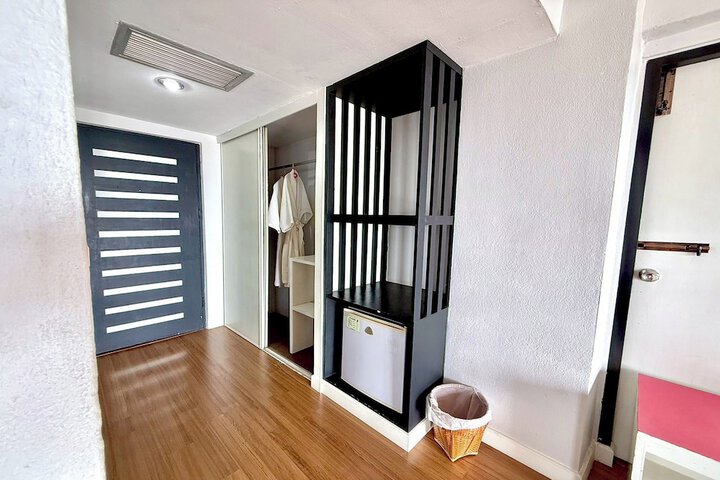 Room 13 of 130