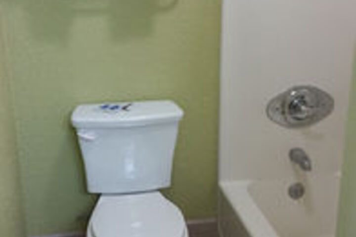 Room 2 of 10