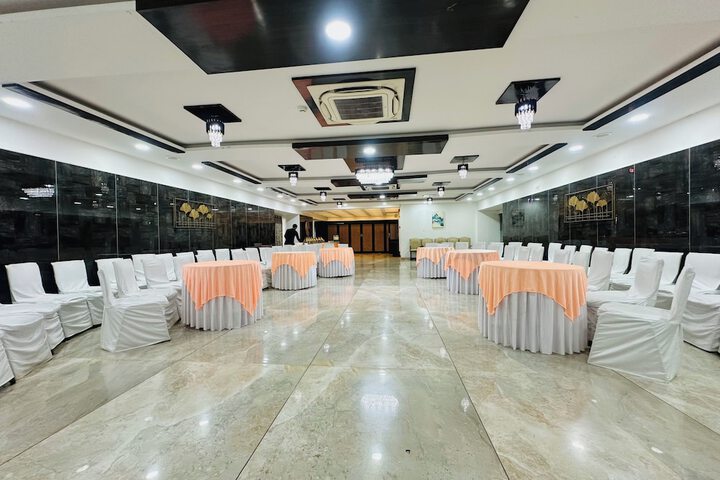 Ballroom/Hall 123 of 134