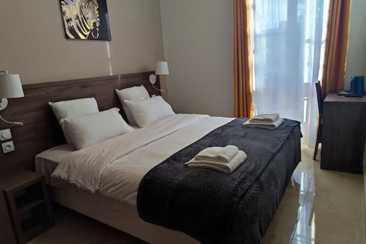 Room 5 of 68