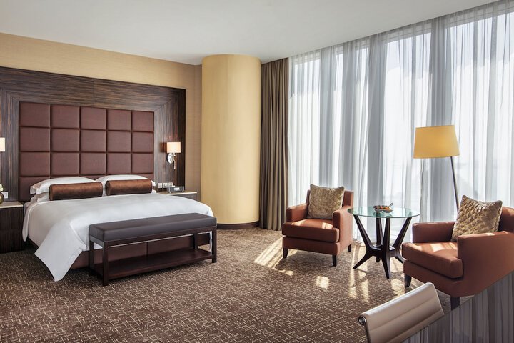 Room 35 of 142