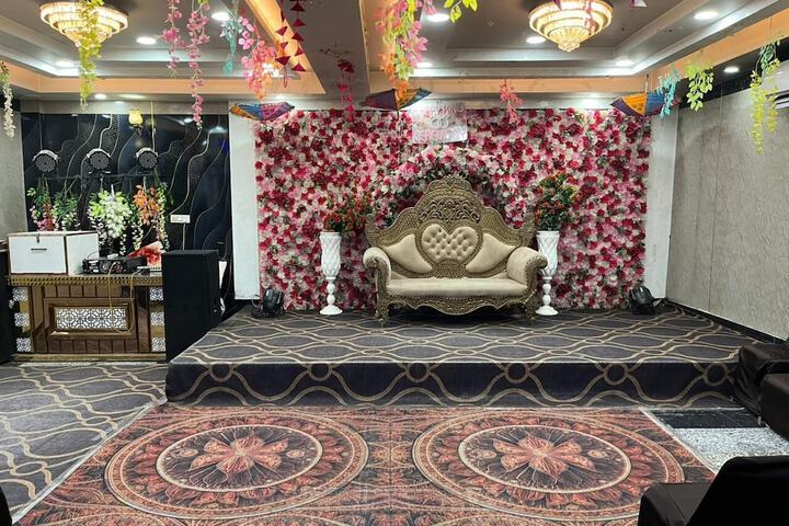 Ballroom/Hall 7 of 16