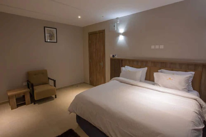 Room 13 of 24