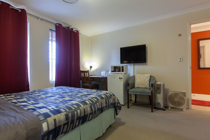 Room 13 of 29