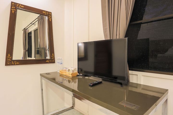 Room 53 of 251