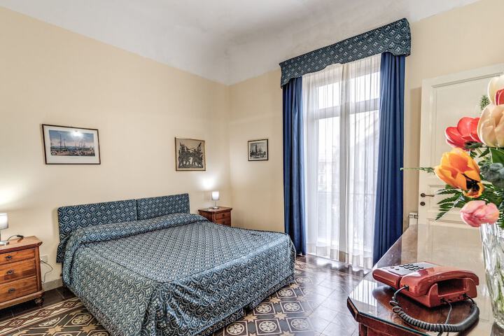 Room 4 of 37