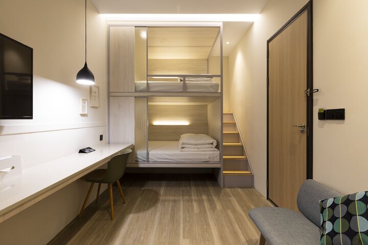 Room 33 of 66
