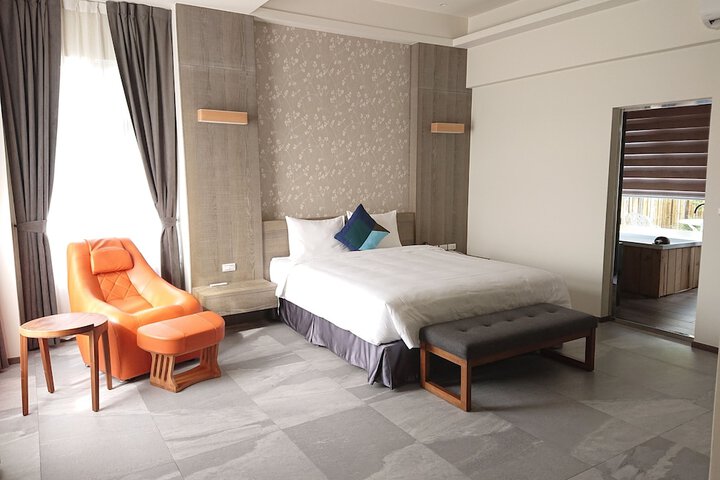 Room 15 of 25