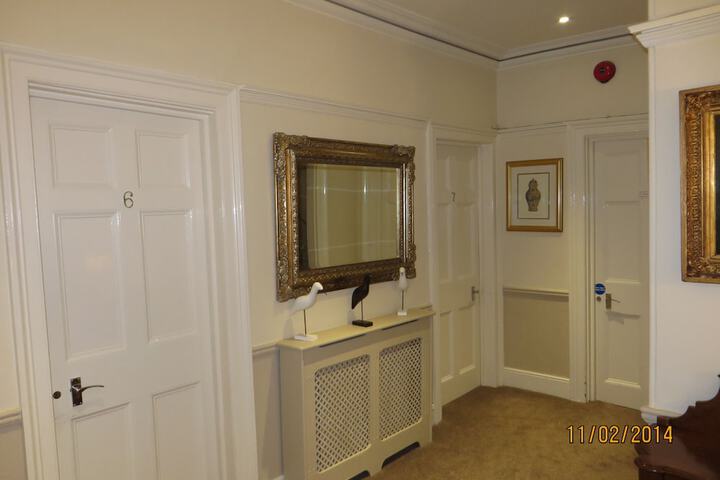 Ballroom/Hall 65 of 77