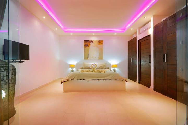 Room 5 of 60