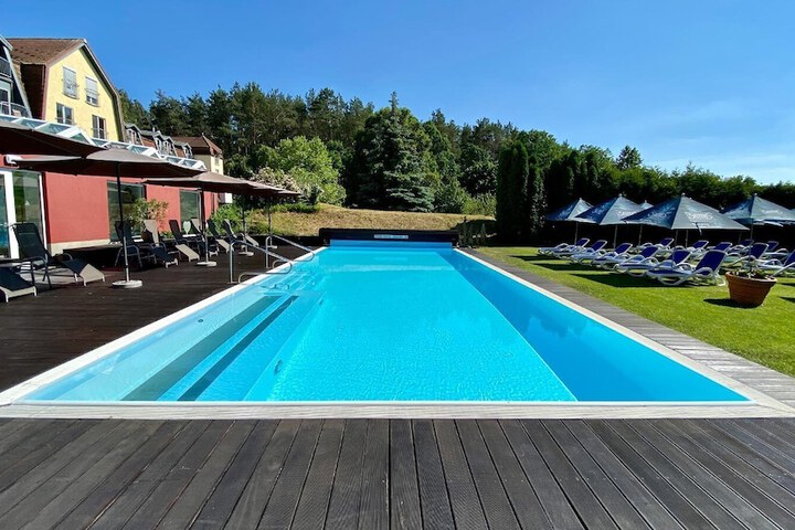 Pool 18 of 43