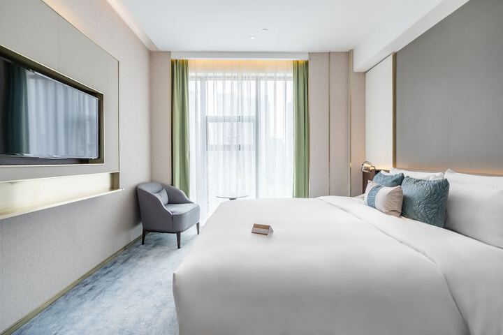 Room 20 of 96
