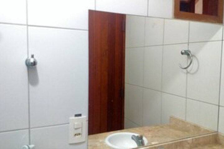 Room 2 of 38
