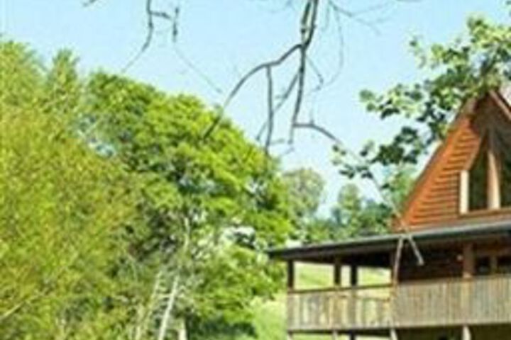Exterior of Douglas Lake Resort