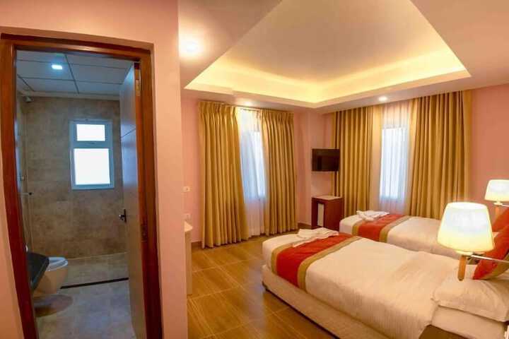 Room 2 of 8