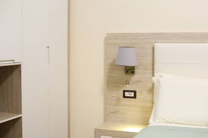 Room 2 of 43