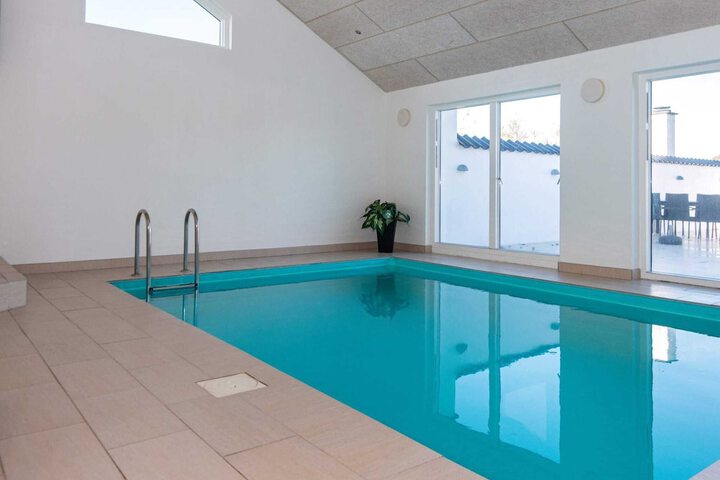 Pool 26 of 50