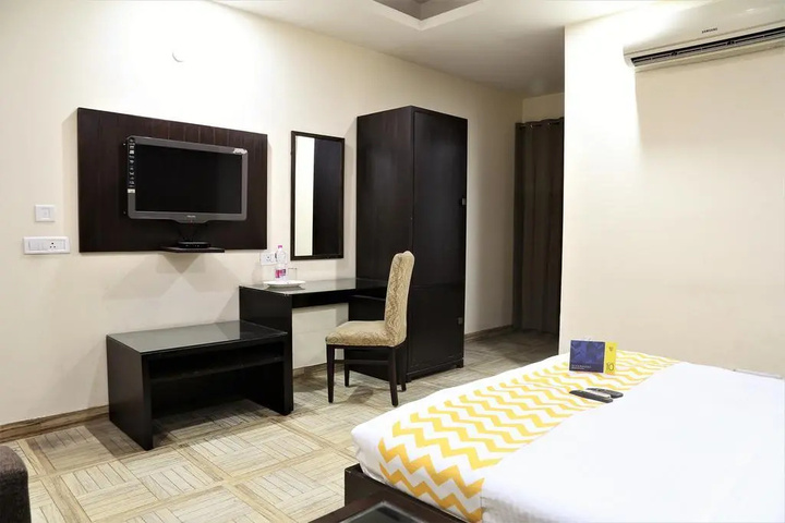 Room 5 of 15
