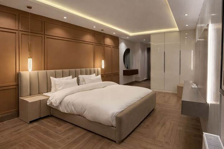 Room 11 of 41
