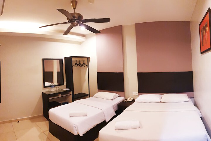 Room 9 of 35