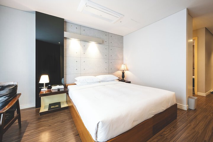 Room 57 of 151