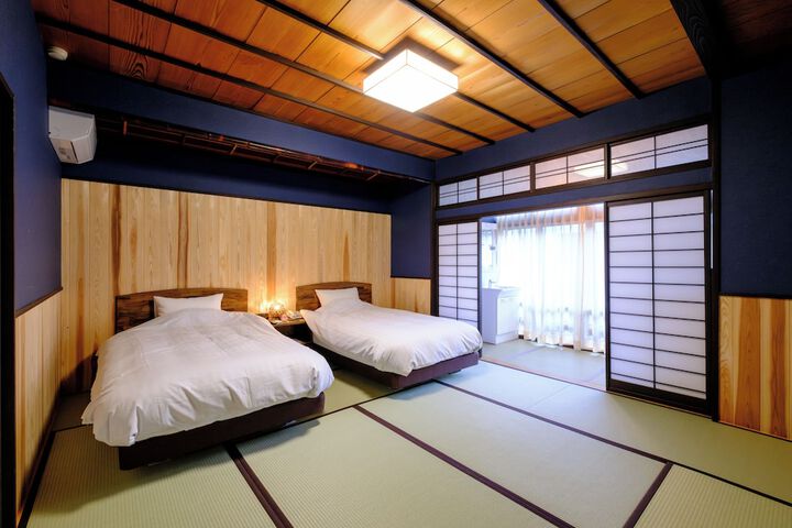 Room 10 of 33