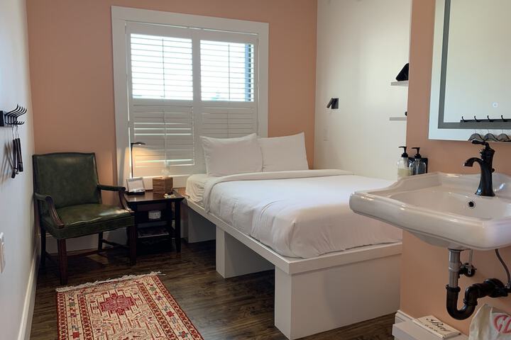 Room 7 of 21