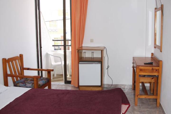 Room 8 of 42