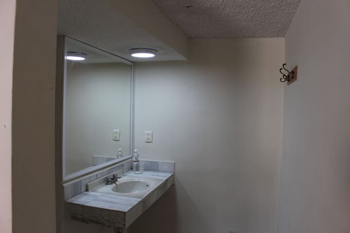 Room 21 of 46
