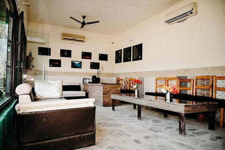 Corbett Tiger Unit of Gadabout Hotels