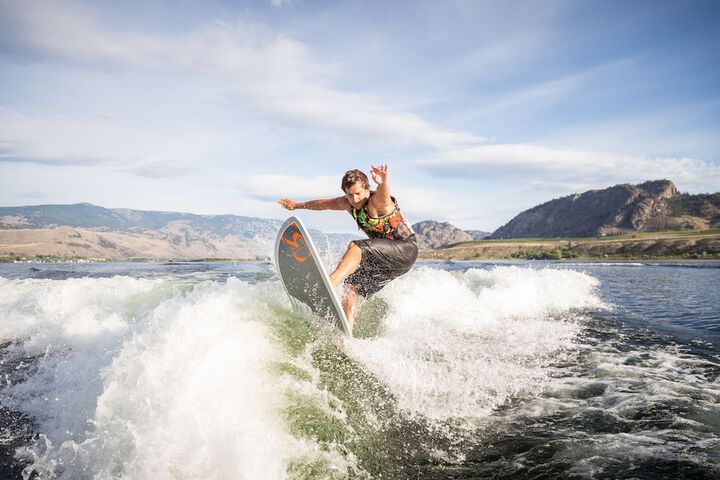 Surfing/boogie boarding