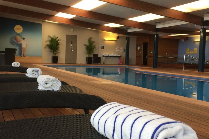 Pool 44 of 122