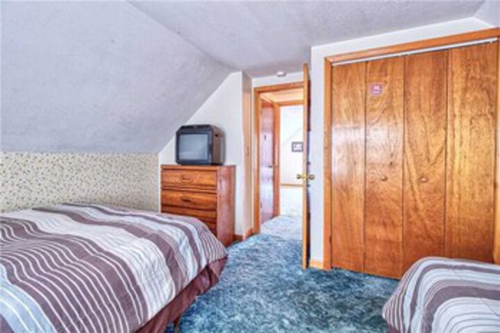 Room 26 of 31