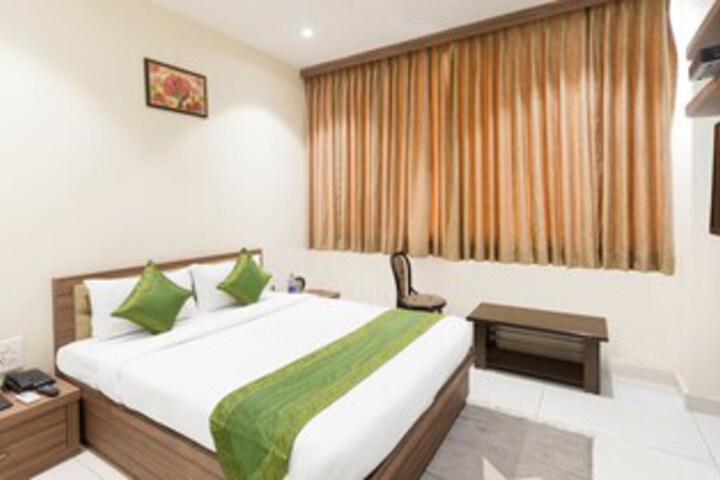 Treebo Hotel Raj