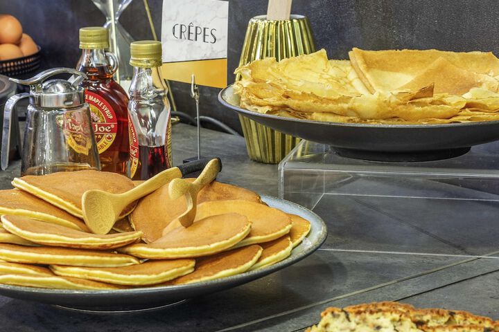 Breakfast/Coffee Service 62 of 113