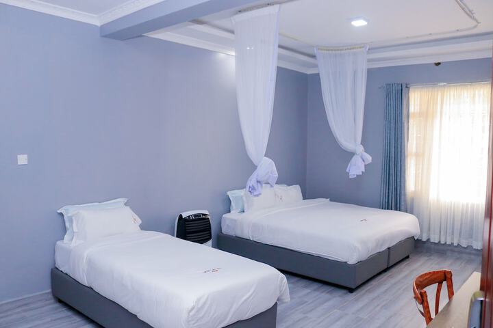Room 8 of 30