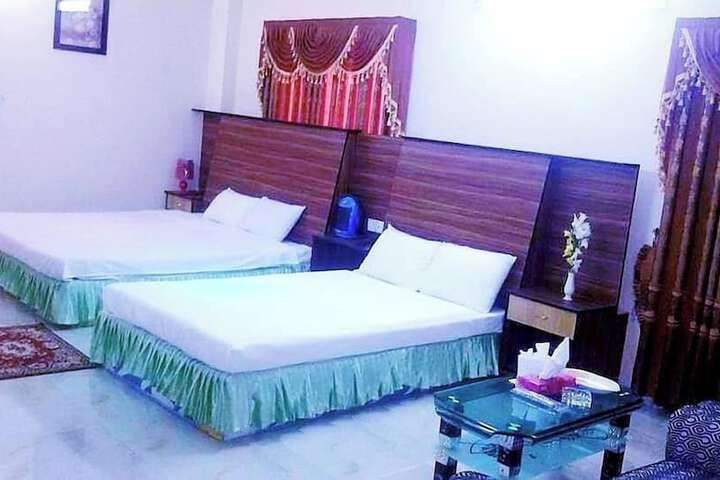 Room 6 of 12