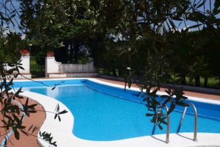 Pool 14 of 18